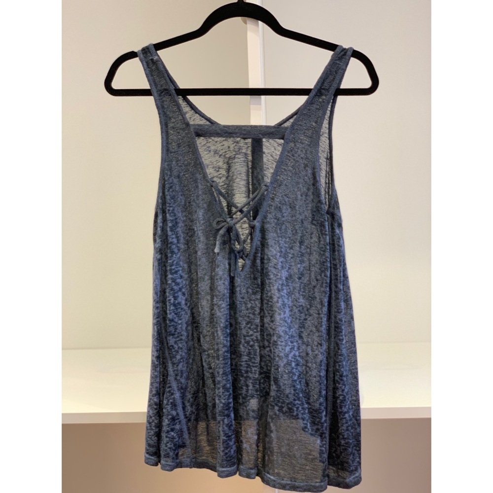 Blue t-shirt with crisscrossing back